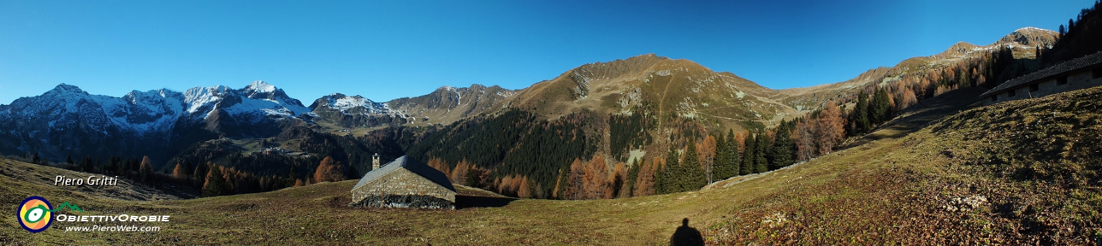 17 Dalla Baita Nuova panorama verso la conca di San Simone.jpg